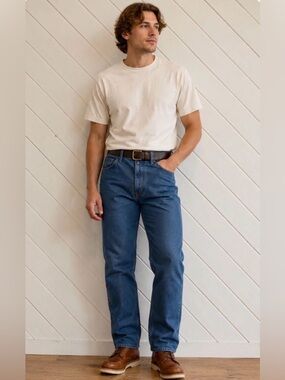 WRANGLER Straight Leg Jeans - Medium Blue Wash Denim